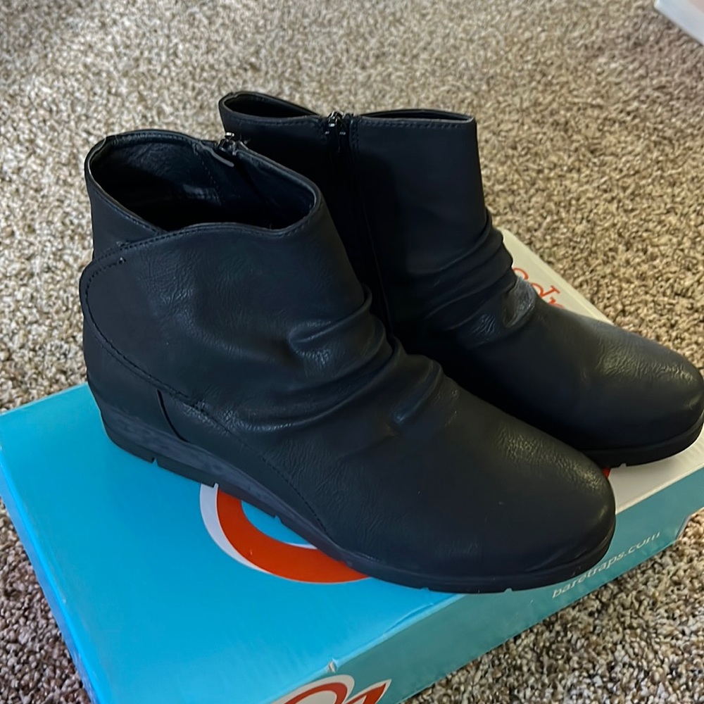White Mountain Cliffs ankle boots 8M